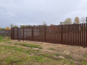 Забор из евроштакетника с забивными столбами 6 соток